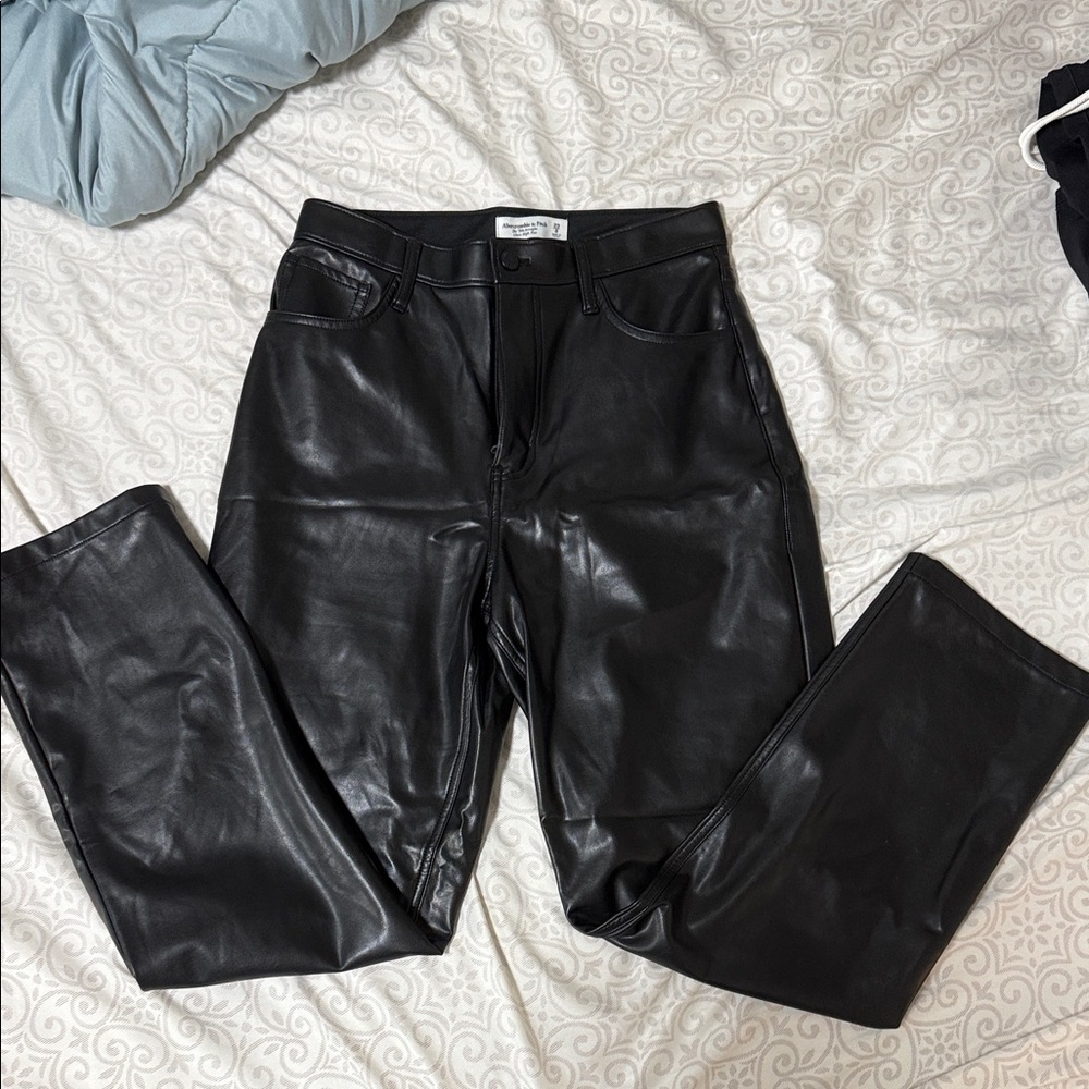 Abercrombie & Fitch ultra high rise 90s straight Curve Love Leather Pants